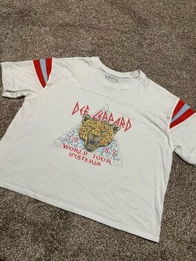 Def Leppard shirt